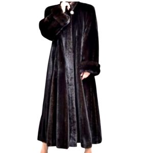 HOLIDAY GIFT! GORGEOUS black mink coat w/ h